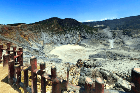 Jakarta: Tangkuban Perahu Volcano & Tea Plantations Day-Tour