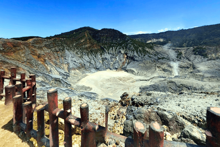 Jakarta: Tangkuban Perahu Volcano & Tea Plantations Day-Tour