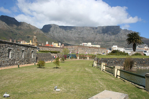 Cape Town:Robben Island,& Table Mountain private city tour