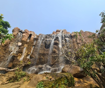 Chiang Mai: Dantewada Land of Angels & Sticky Waterfall Tour