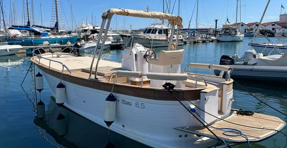 Palermo auf dem Meer: Entspannende Bootstour mit Aperitif