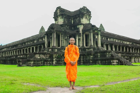 Siem Reap: Angkor Top 3 Temples for Phnom Penh Bus Arrivals Option 2: Angkor Wat Sunset Private Tour