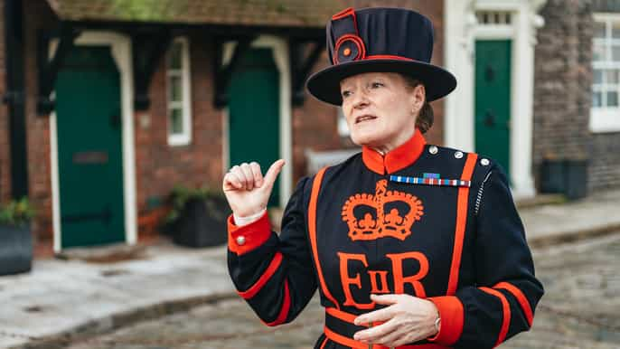 London: Tower of London Early Access Tour with Beefeater