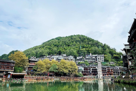 Zhangjiajie: Furong & Fenghuang 2-Day Tour with Boat Ride Small Group (4 people)