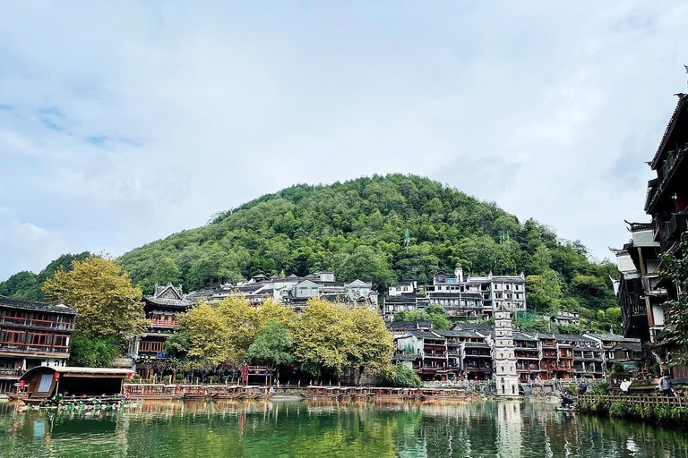 Zhangjiajie: Furong & Fenghuang 2-Day Tour with Boat Ride Small Group (4 people)