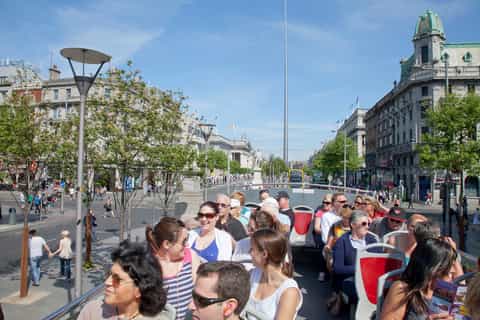 Dublin: Hop-On Hop-Off Sightseeing Tour with Live Guide