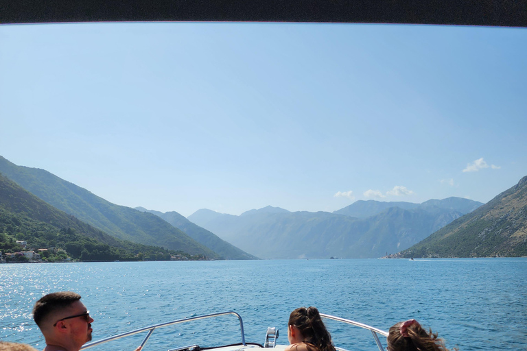 Meraviglie azzurre: Spedizione nella Grotta Azzurra di KotorKotor: Meraviglie azzurre - Spedizione nella Grotta Azzurra