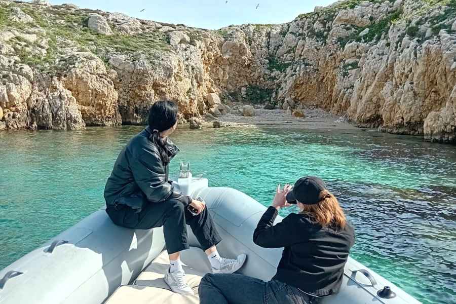 Von Marseille aus: Frioul Islands Bootstour mit Badestopp. Foto: GetYourGuide