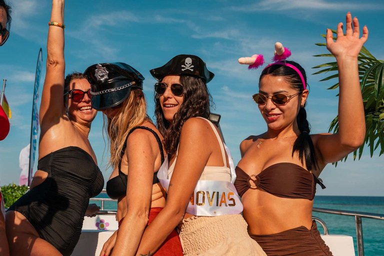 Ibiza: Formentera Full-Day Boat Trip with Sunset Party