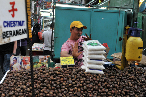 Kuala Lumpur Fruits Experience: Markets, Stories & Tastes