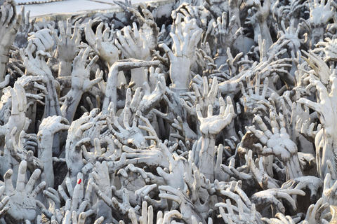 From Chiang Mai: Chiang Rai's Temples and Golden Triangle White Temple, Blue Temple, Wat Phra Keaw and Golden Triangle