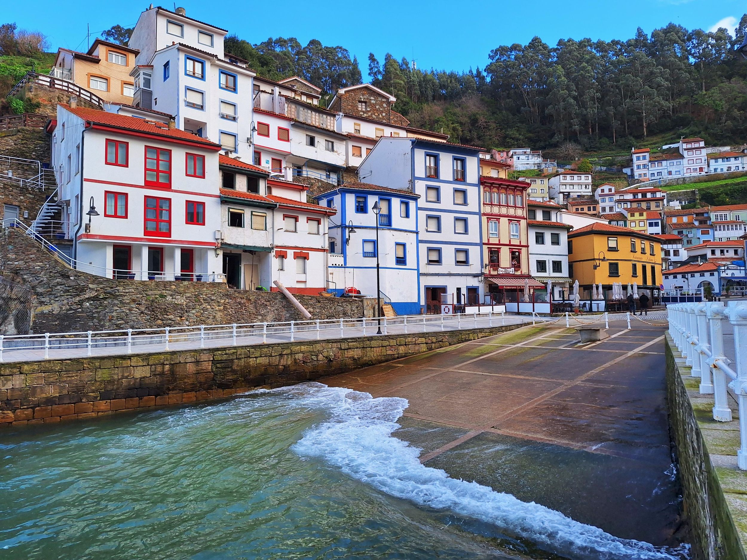 Cudillero, Aviles und Faro de Cabo Peñas Tour ab Oviedo