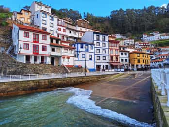 Cudillero, Aviles and Faro de Cabo Peñas tour from Oviedo