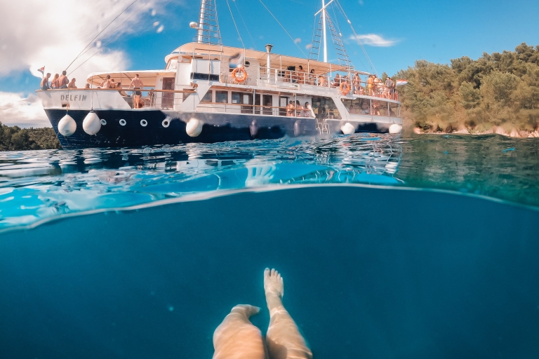 Split: Blue Lagoon Party Cruise met zwemstop & after partySplit: feestcruise met Blue Lagoon-zwemstop en afterparty