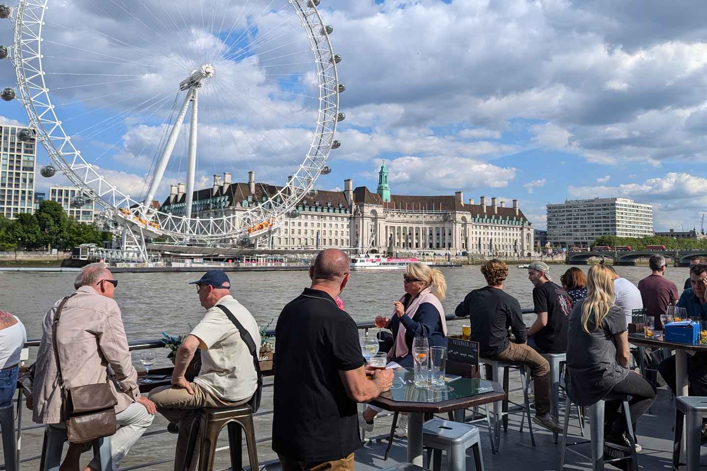Londres : Vendredi de Rires au Club de Comédie sur le Bateau