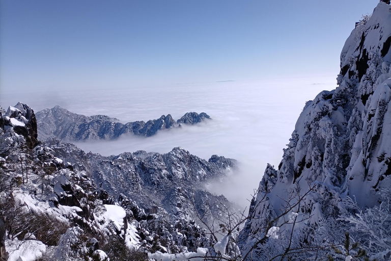 Huangshan: Mountain Top Day Trip with Cable Car and Pickup
