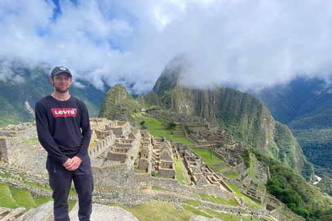 Machu Picchu tour privado en tren todo incluido