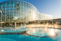 Bucharest, Therme Bucuresti Transfer с дополнительным билетом - Housity