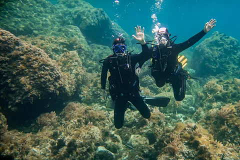 Essayez Scuba Menorca : votre première respiration sous l'eau dans l'océan
