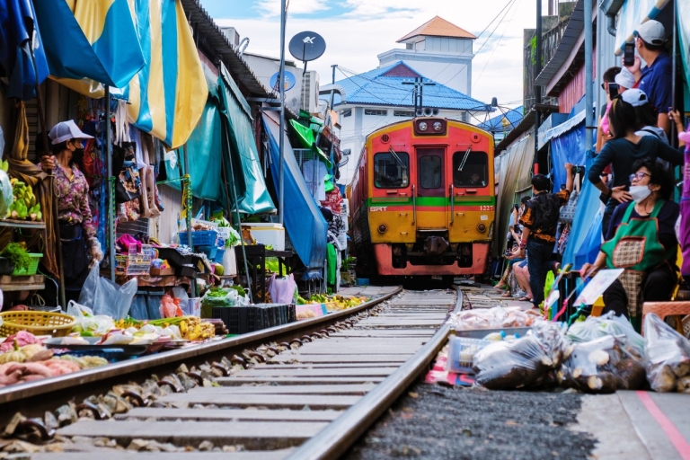 Bangkok: Visita al Mercado Flotante y del Tren de Damneon con paseo en barcoTour privado con guía y paseo en barco