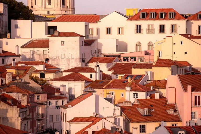 Lisbon: Guided Tuk Tuk Tour with Local Guide