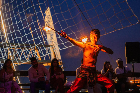 Bali: Sailor Dinner Cruise with Fire Show & Buffet