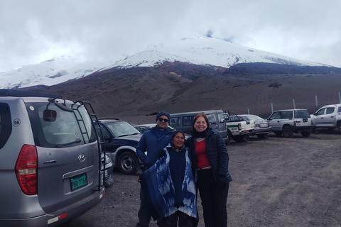 Quito: Cotopaxi – Climb to the hut and hike around Limpiopungo Lagoon
