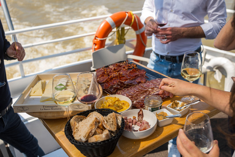 Bordeaux: wycieczka po targu rolniczym i rejs po rzece dla smakoszyBordeaux: Wycieczka po targu rolniczym i rejs po rzece z degustacją potraw regionalnych