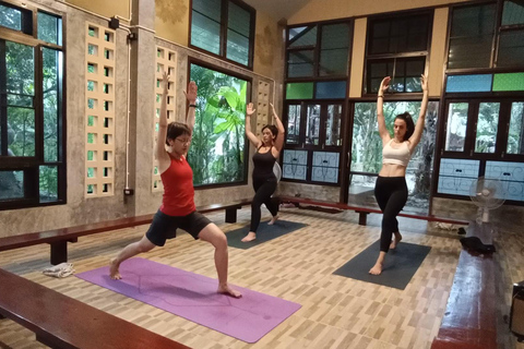 Journée entière de yoga, de méditation et d'immersion dans la culture thaïlandaiseJournée complète de yoga, méditation et immersion dans la culture thaïlandaise