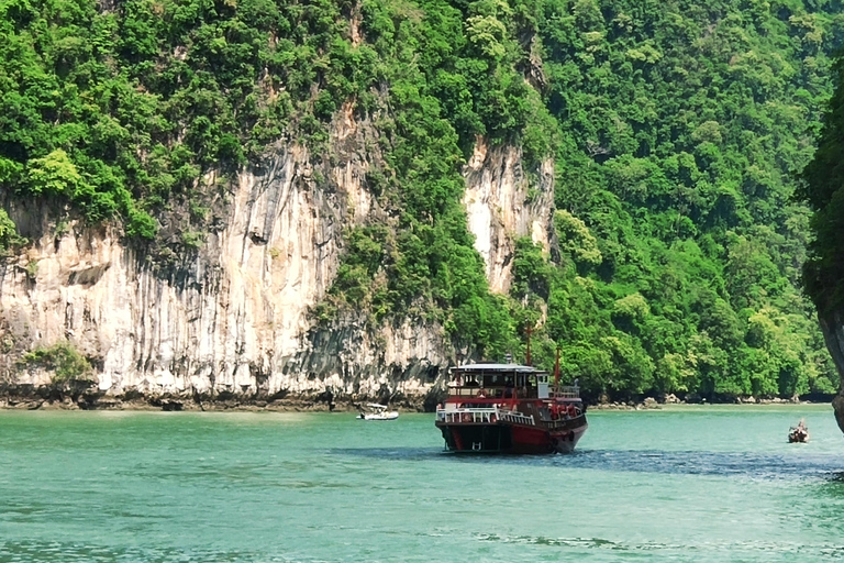 Phuket : Phang Nga, Hong et les îles James Bond en grand bateauExcursion d&#039;une journée en bateau dans la baie de Phang Nga