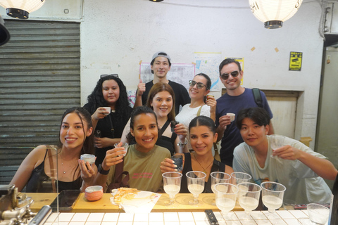 Tsukiji Market Foodie Tour: Enjoy Seafood, Sushi, and Sake