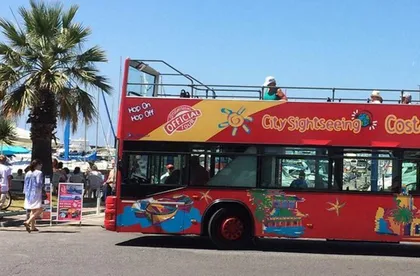 Benalmadena: Stadtbesichtigung Hop-On/Hop-Off-Bustour