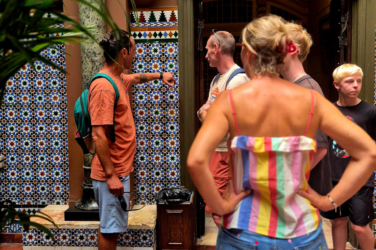 Tour gastronómico em pequenos grupos em Lisboa: coma e beba como um localTour gastronómico com guia inglês