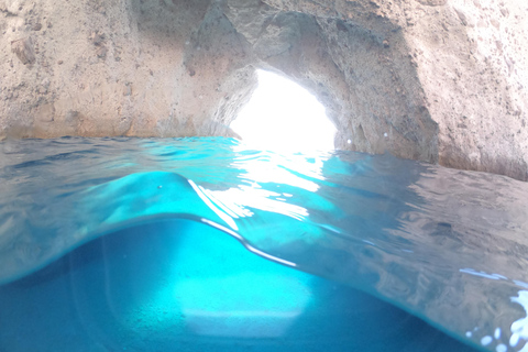 Paros: Signature Tour of Paros-Antiparos Paros: Signature 4-hour tour of Paros-Antiparos