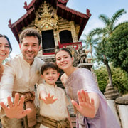 Chiang Mai: Temple Photoshoot in Traditional Thai Costume Chiang Mai: Temple Photoshoot in Traditional Thai Costume
