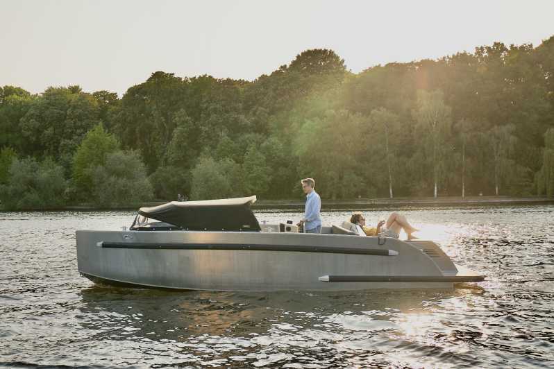 Rent a license-free boat to discover Berlin from the water