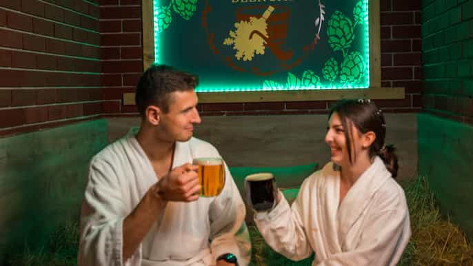 Prague: Beer Spa Experience with Unlimited Beer and Sauna