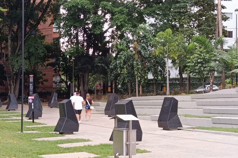 Medellín: Pablo Escobar Tour with Souvenir, Your Best Experience Medellín: Pablo Escobar Tour with a souvenir, your best experience