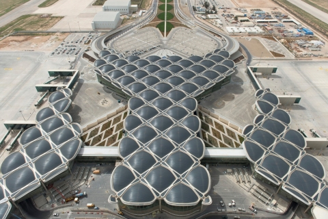Queen Alia International Airport afzetten/ophalen