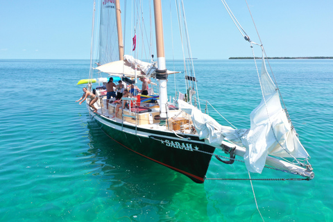 Excursão de vela, mergulho com snorkel, caiaque e pôr do sol em Key West à tarde