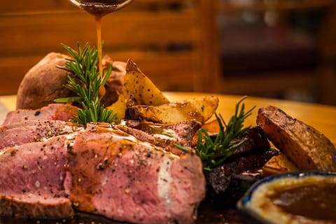 Dubai: Sunday Roast at UBK on The Palm