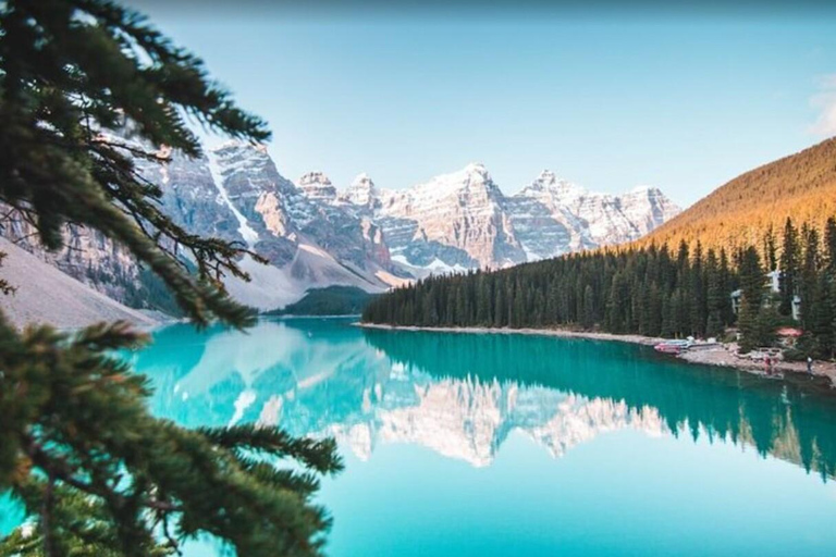 Banff: Lake Louise and Moraine Lake Tour with Pickup & Drop