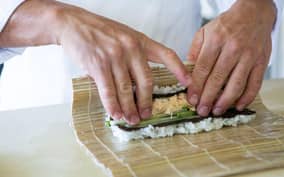 Charlotte: Sushi Making Cooking Class at a Local Brewery