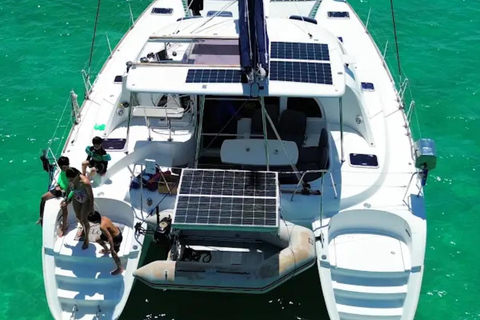 Loreto, Baja California, Mexico - Catamaran Sailing Cruise