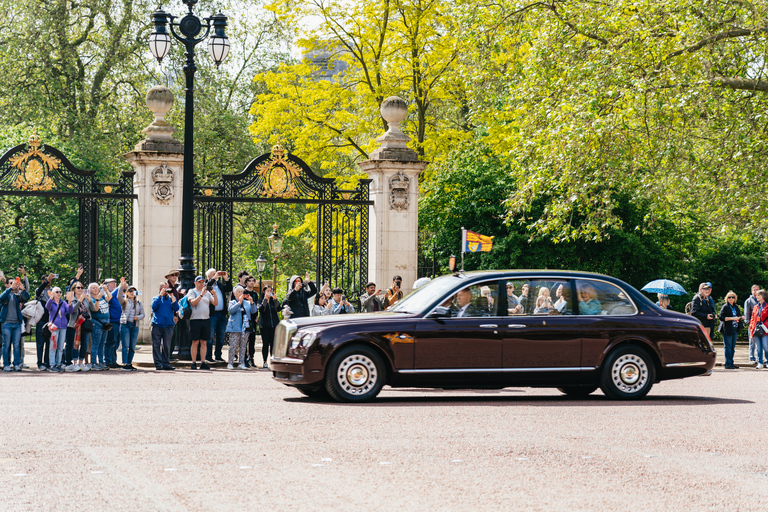 London: Changing of the Guard Tour by Buckingham Palace