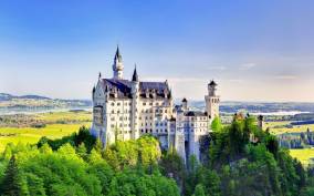 From Munich: Neuschwanstein & Linderhof Castle Full-Day Trip