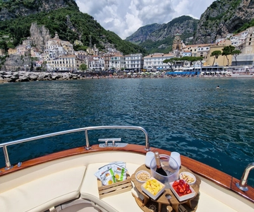Positano: yksityinen veneretki pitkin Amalfin rannikkoa