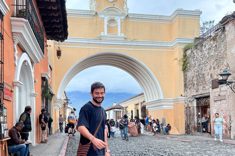 Tour di mezza giornata di Antigua Guatemala con una guida esperta