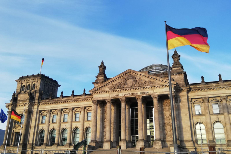 Berlin: Guided walking tour of the must-see sights Berlin: Private guided walking tour of the must-sees