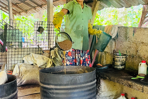 Unawatuna : Traditional Weaving Experience tour with Pickup